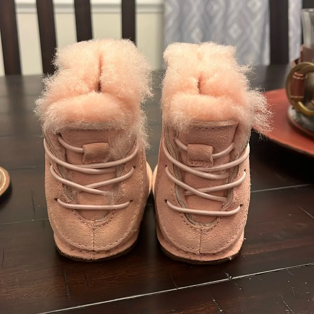 Ugg Australia I Boo infant baby booties boots Size Small 2/3 new 6-12 Months